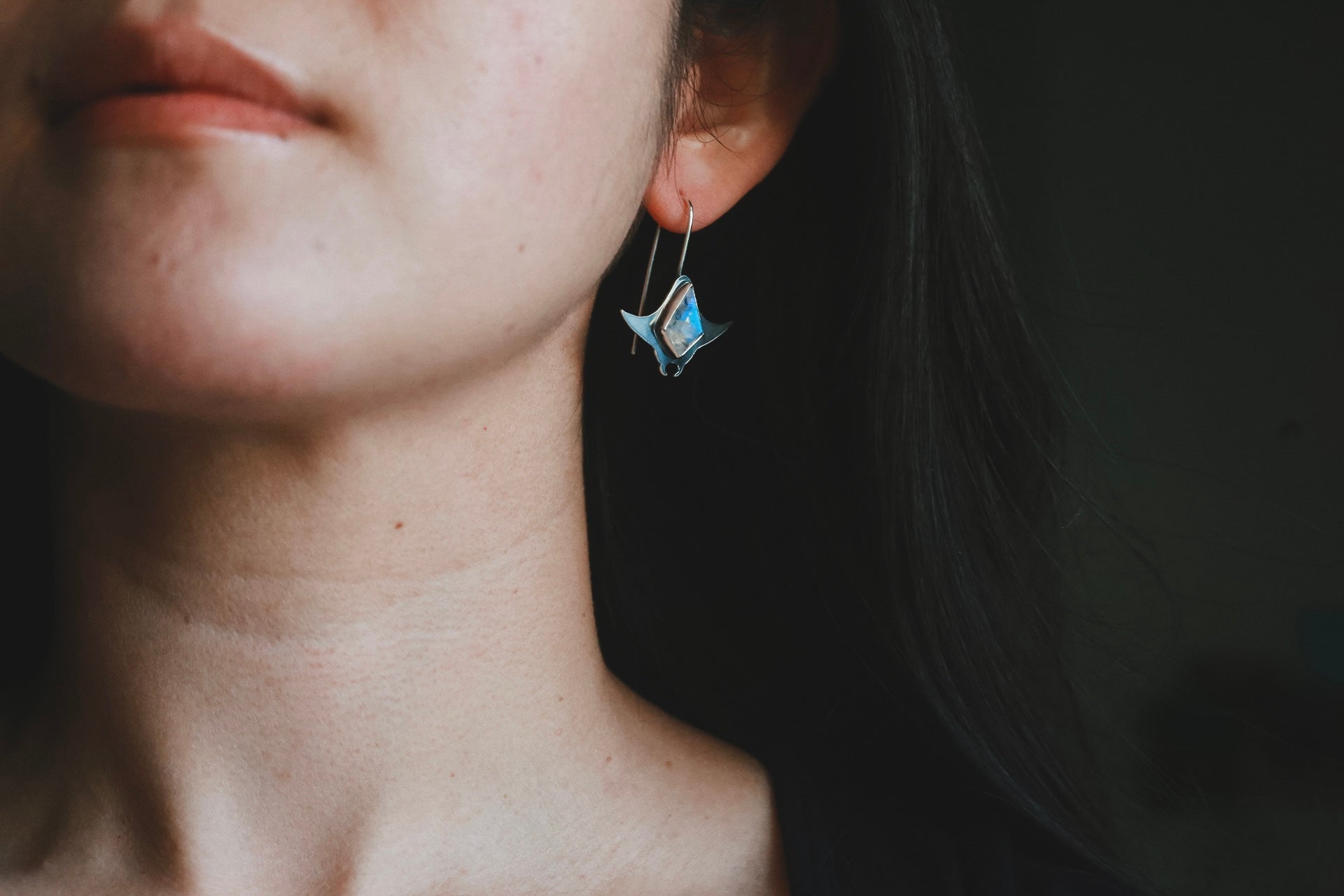 Manta Moonstone Drops