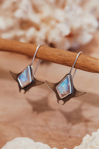 Manta Moonstone Drops
