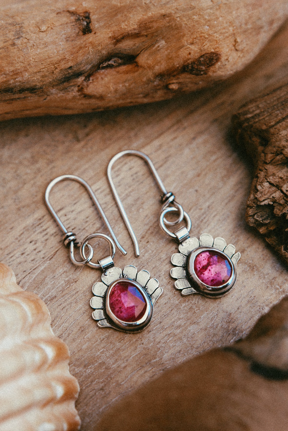 Happy as a Clam Earrings